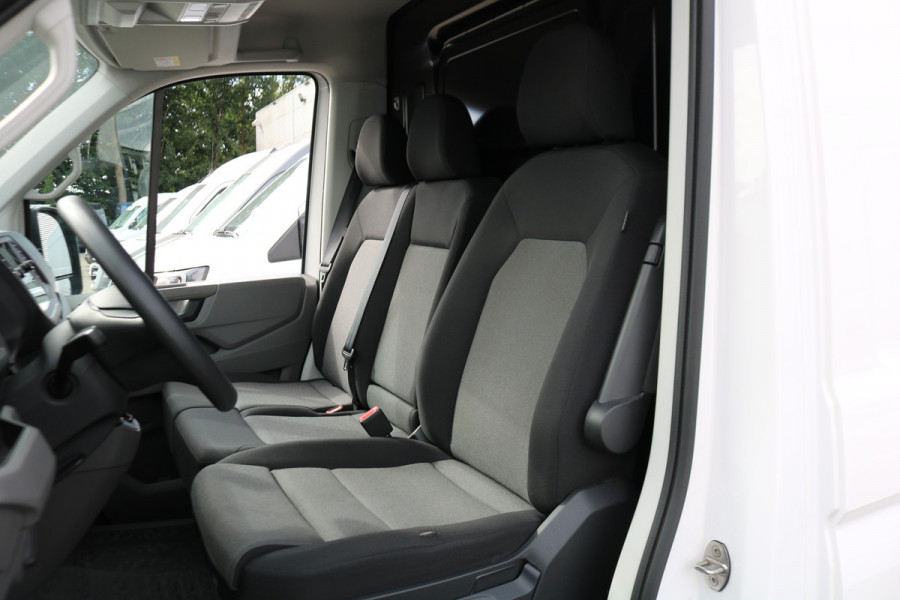 Volkswagen Crafter 2.0 TDI 140pk L3 H2 Automaat Navigatie Camera Led