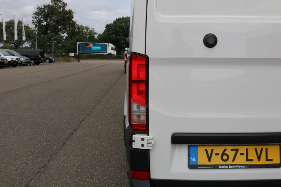 Volkswagen Crafter 2.0 TDI 140pk L3 H2 Automaat Navigatie Camera Led