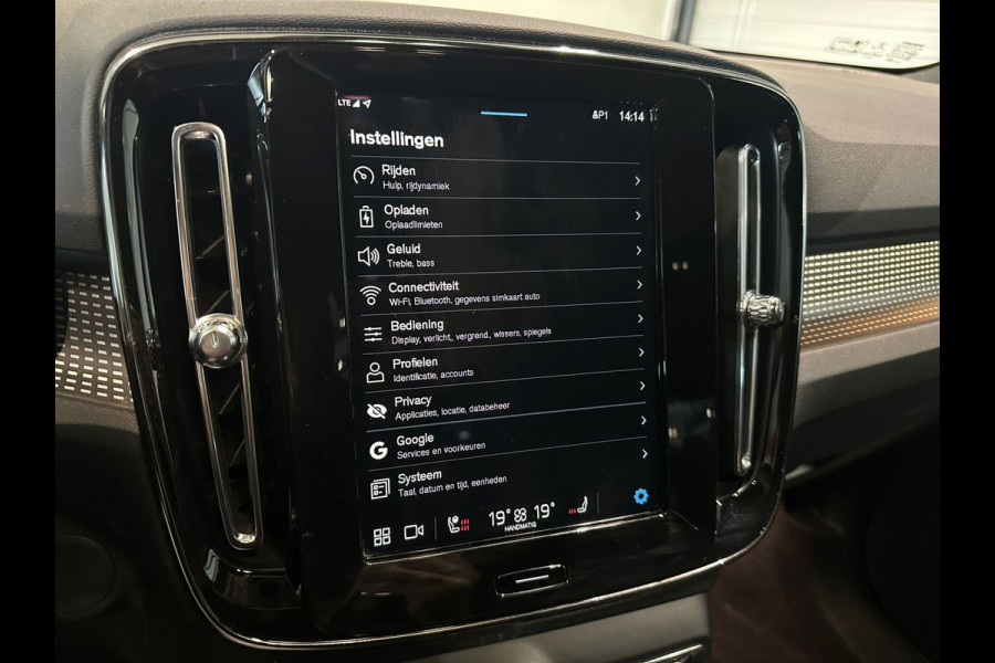 Volvo XC40 Recharge Core CruiseControl Parkeercamera 231pk