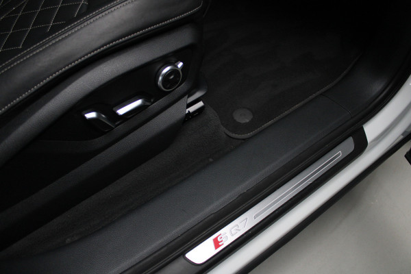Audi Q7 4.0 TDI SQ7 quattro 7p Panodak HUD Leer 360 B&O ACC Navi PDC Standkachel Softclose Climate (4 zone) Alcantara hemel Lederen dashboard Luchtvering Climate Stoelverwarming v + a  PDC B&O Rising Tweeter LM velgen