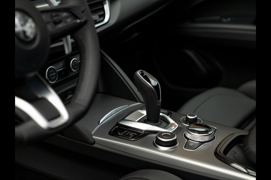 Alfa Romeo Stelvio 2.0T AWD Veloce 280pk | MY25 | Pano-dak | Harman/Kardon | Adapt. cruise