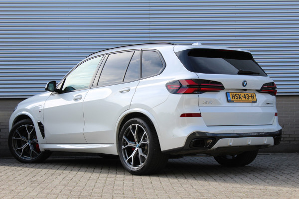 BMW X5 xDrive50e M-Sport | Panoramadak | H&K | Trekhaak | Comfortstoelen | Luchtvering | Glow