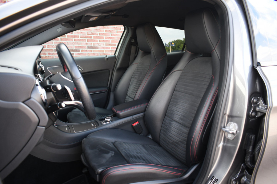 Mercedes-Benz GLA 180 AMG Night 19inch Carplay LED
