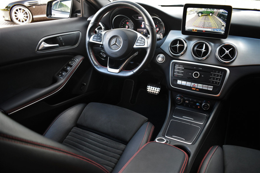 Mercedes-Benz GLA 180 AMG Night 19inch Carplay LED