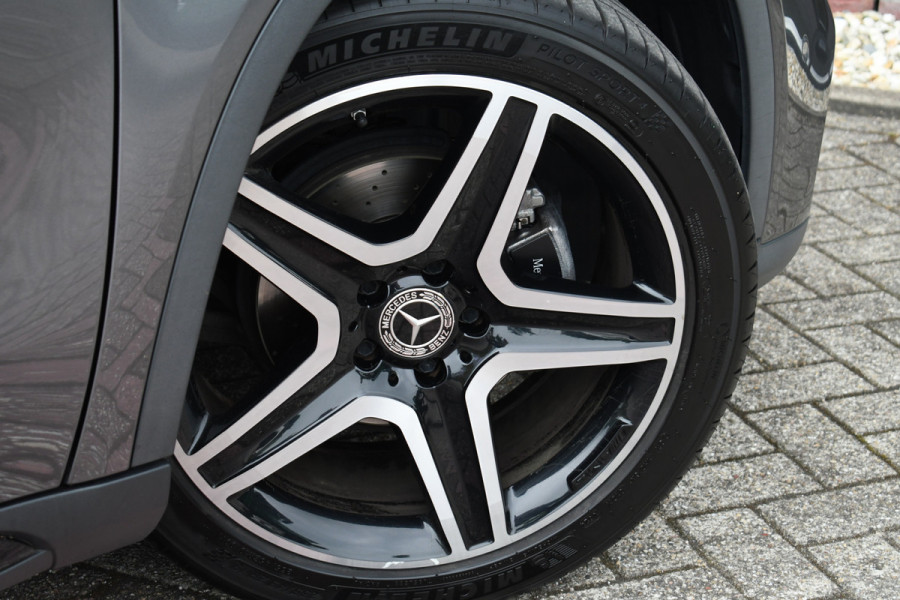 Mercedes-Benz GLA 180 AMG Night 19inch Carplay LED