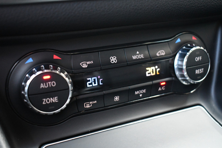 Mercedes-Benz GLA 180 AMG Night 19inch Carplay LED