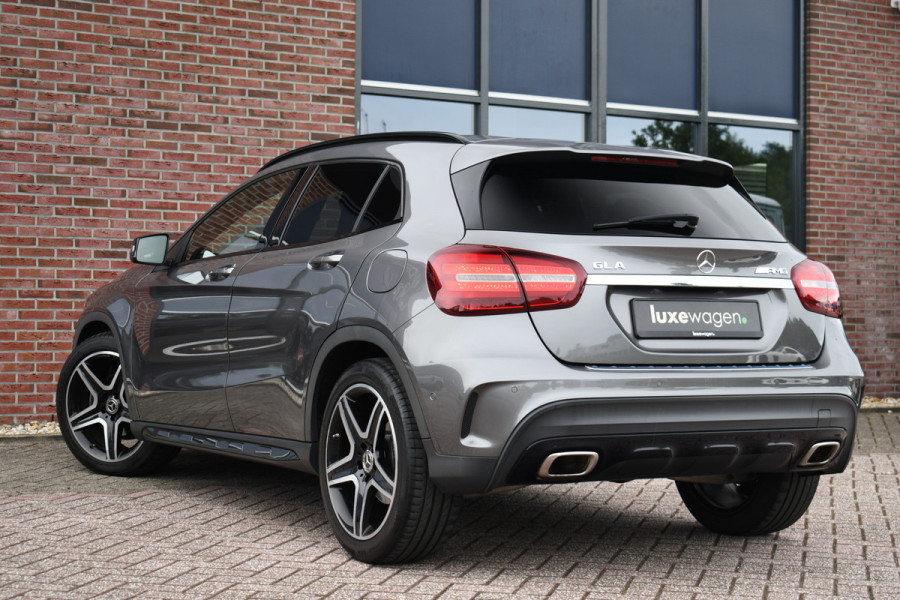 Mercedes-Benz GLA 180 AMG Night 19inch Carplay LED