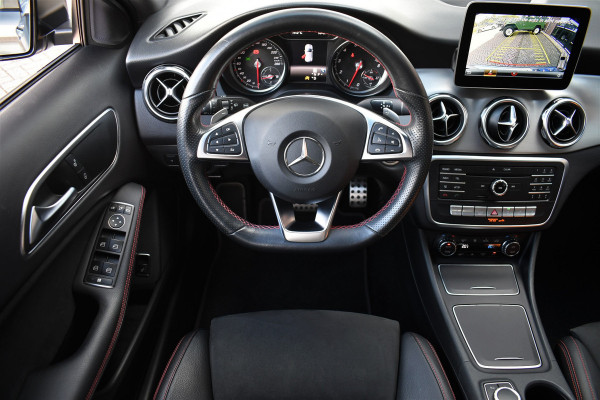 Mercedes-Benz GLA 180 AMG Night 19inch Carplay LED