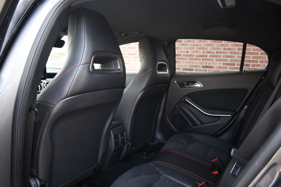 Mercedes-Benz GLA 180 AMG Night 19inch Carplay LED