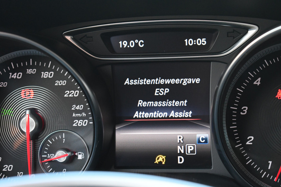 Mercedes-Benz GLA 180 AMG Night 19inch Carplay LED