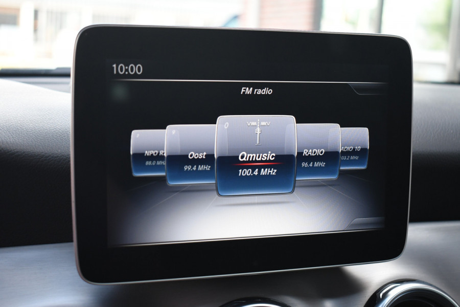 Mercedes-Benz GLA 180 AMG Night 19inch Carplay LED