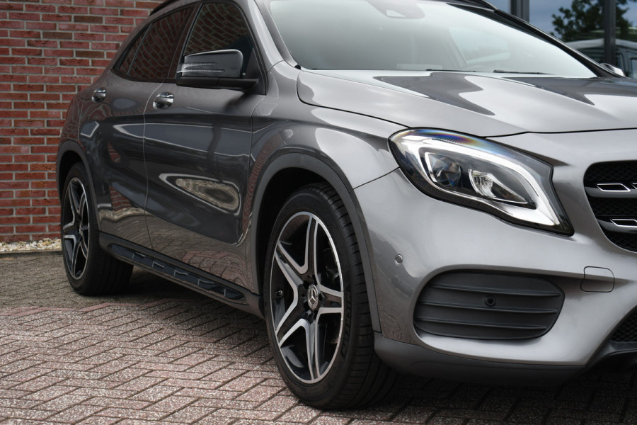 Mercedes-Benz GLA 180 AMG Night 19inch Carplay LED