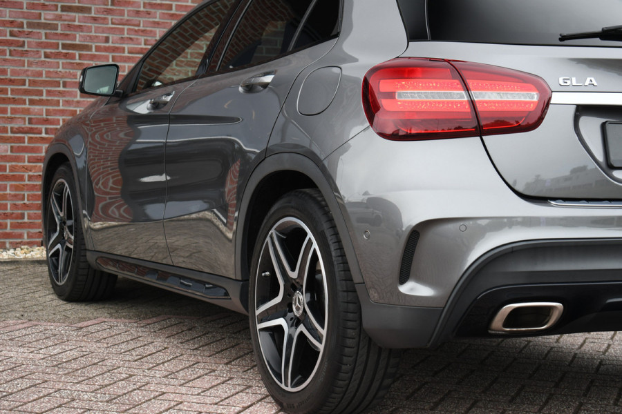 Mercedes-Benz GLA 180 AMG Night 19inch Carplay LED