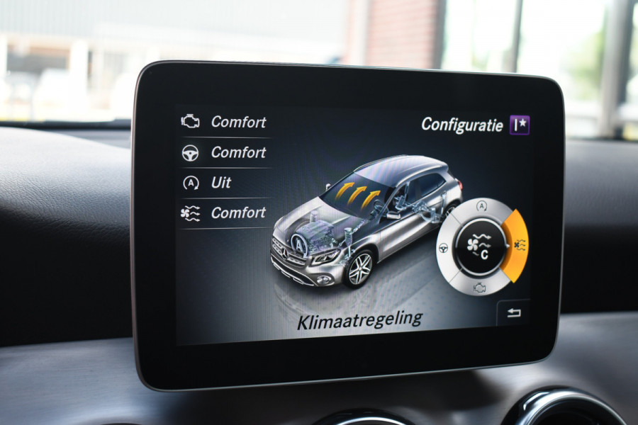 Mercedes-Benz GLA 180 AMG Night 19inch Carplay LED