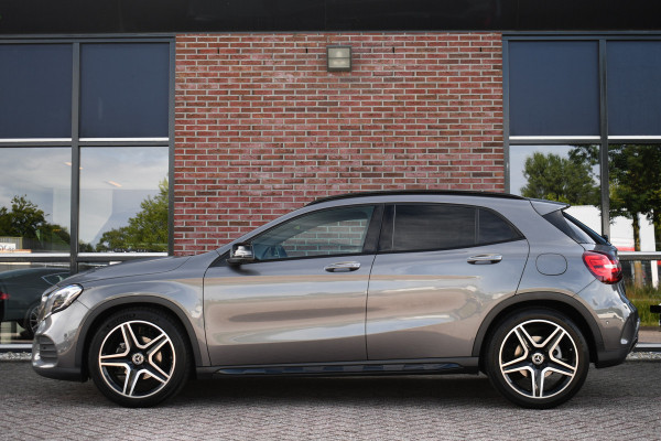 Mercedes-Benz GLA 180 AMG Night 19inch Carplay LED