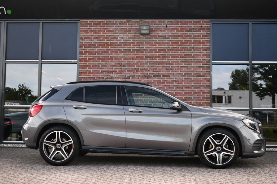 Mercedes-Benz GLA 180 AMG Night 19inch Carplay LED
