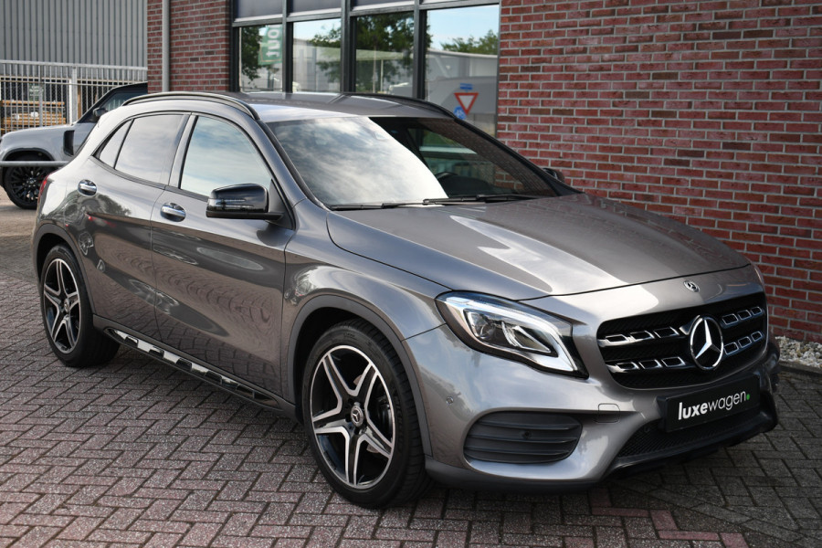 Mercedes-Benz GLA 180 AMG Night 19inch Carplay LED