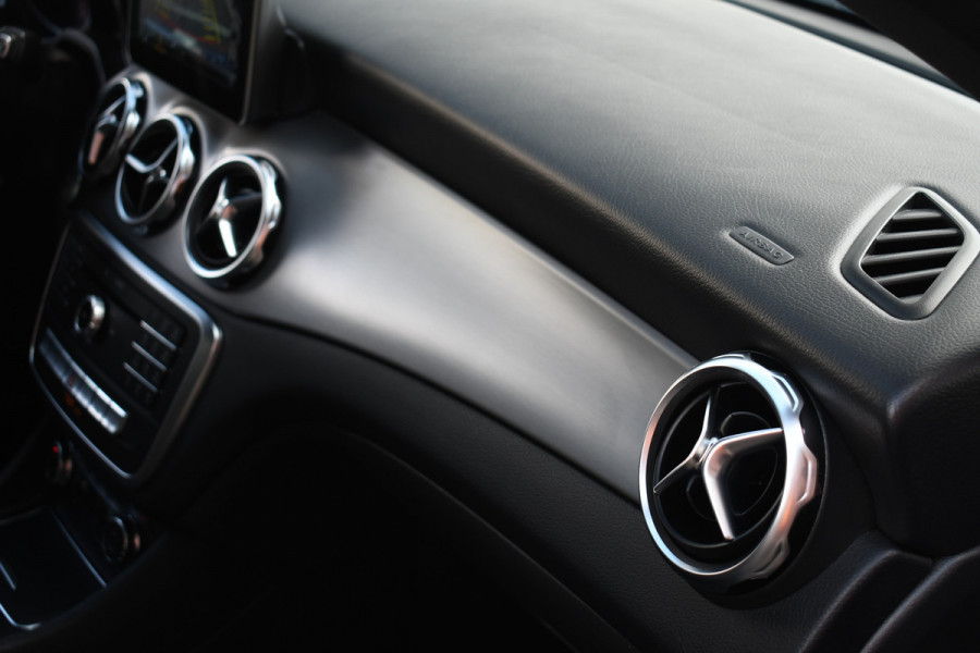 Mercedes-Benz GLA 180 AMG Night 19inch Carplay LED