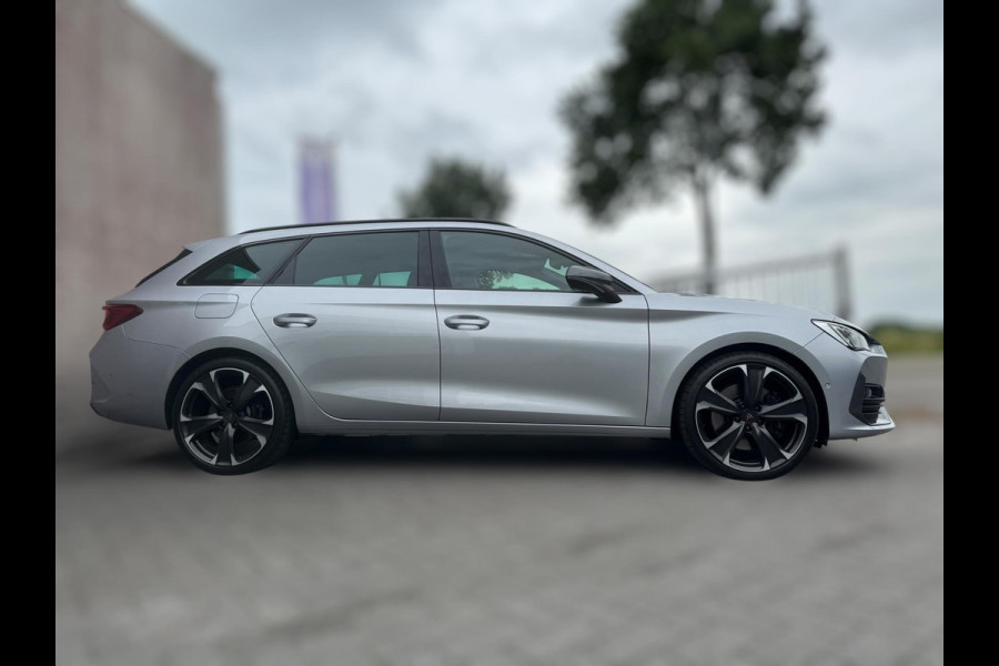 CUPRA Leon Sportstourer 1.4 e-Hybrid VZ Business PHEV / CAMERA / NAVI / INPARKEREN / ZEER NETJES / SFEERVERL. / CARPLAY DRAADLOOS
