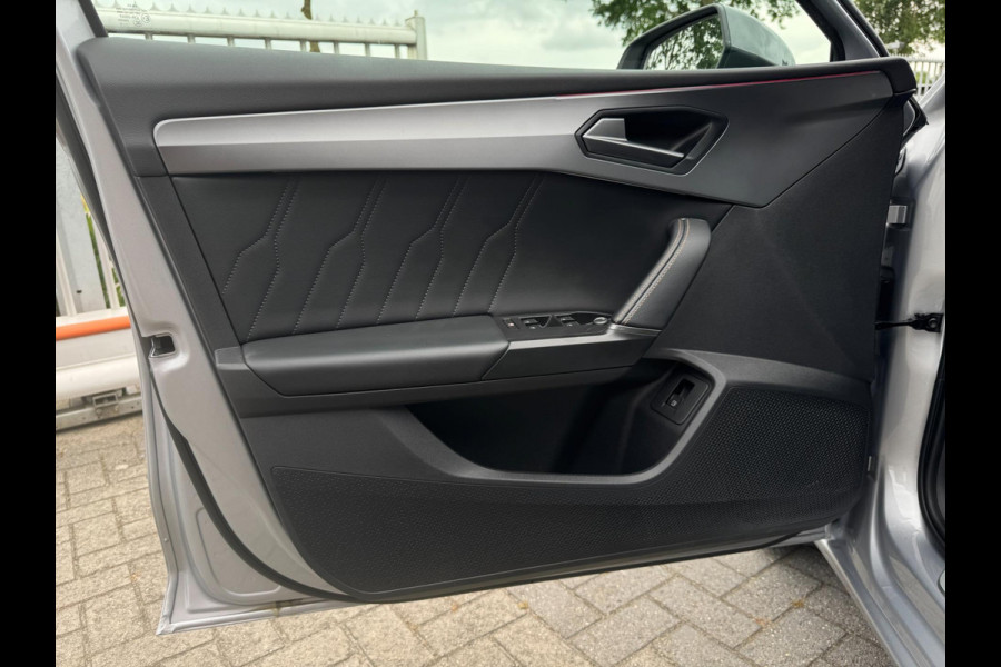 CUPRA Leon Sportstourer 1.4 e-Hybrid VZ Business PHEV / CAMERA / NAVI / INPARKEREN / ZEER NETJES / SFEERVERL. / CARPLAY DRAADLOOS