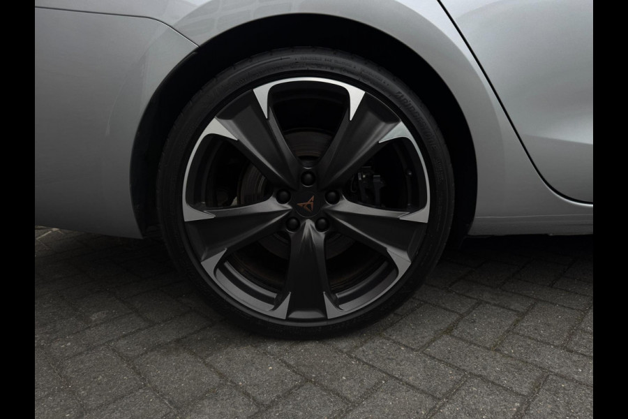 CUPRA Leon Sportstourer 1.4 e-Hybrid VZ Business PHEV / CAMERA / NAVI / INPARKEREN / ZEER NETJES / SFEERVERL. / CARPLAY DRAADLOOS