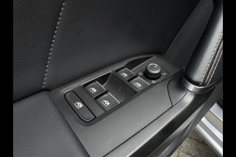 CUPRA Leon Sportstourer 1.4 e-Hybrid VZ Business PHEV / CAMERA / NAVI / INPARKEREN / ZEER NETJES / SFEERVERL. / CARPLAY DRAADLOOS