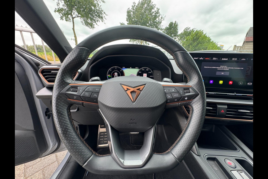 CUPRA Leon Sportstourer 1.4 e-Hybrid VZ Business PHEV / CAMERA / NAVI / INPARKEREN / ZEER NETJES / SFEERVERL. / CARPLAY DRAADLOOS