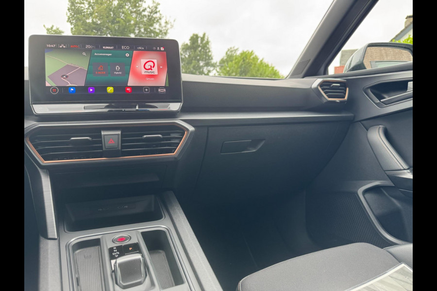 CUPRA Leon Sportstourer 1.4 e-Hybrid VZ Business PHEV / CAMERA / NAVI / INPARKEREN / ZEER NETJES / SFEERVERL. / CARPLAY DRAADLOOS