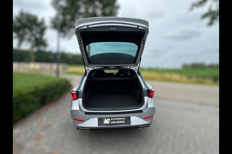 CUPRA Leon Sportstourer 1.4 e-Hybrid VZ Business PHEV / CAMERA / NAVI / INPARKEREN / ZEER NETJES / SFEERVERL. / CARPLAY DRAADLOOS