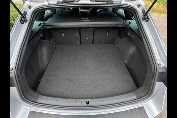 CUPRA Leon Sportstourer 1.4 e-Hybrid VZ Business PHEV / CAMERA / NAVI / INPARKEREN / ZEER NETJES / SFEERVERL. / CARPLAY DRAADLOOS