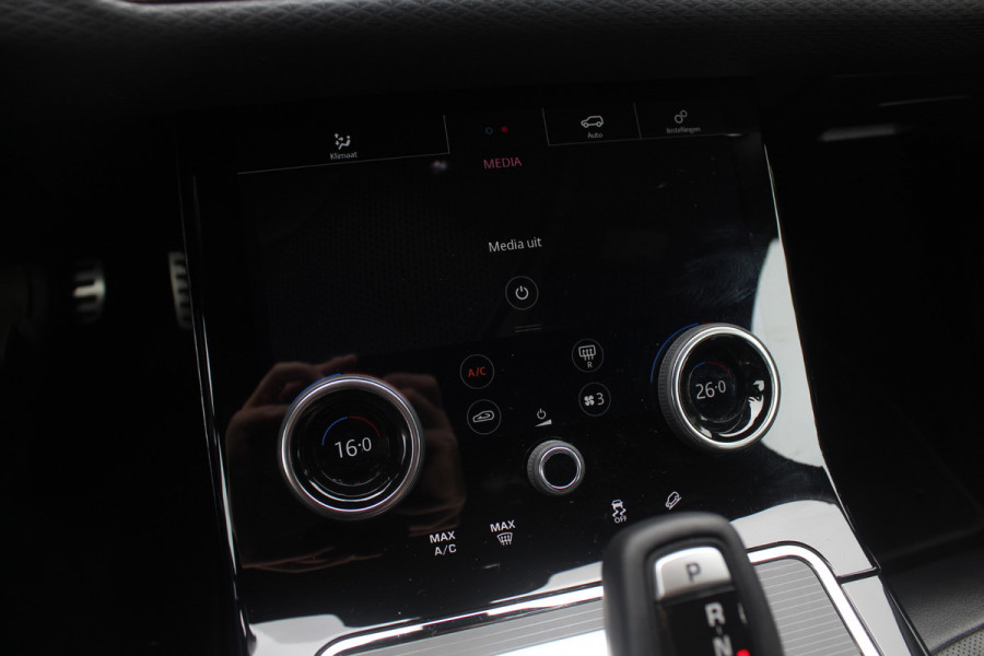 Land Rover Range Rover Evoque 2.0 P200 AWD R-Dynamic SE / Camera / Leder / 18'' / Apple CarPlay / Getint glas / Cruise Control