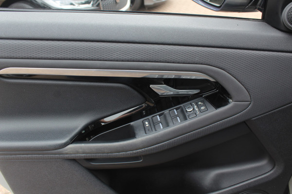 Land Rover Range Rover Evoque 2.0 P200 AWD R-Dynamic SE / Camera / Leder / 18'' / Apple CarPlay / Getint glas / Cruise Control