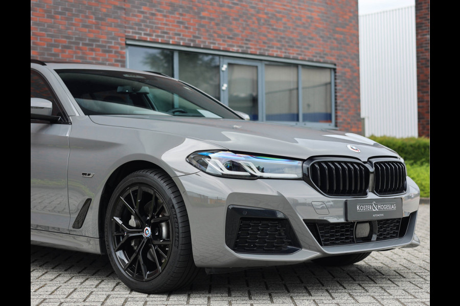 BMW 5 Serie Touring 530e xDrive *Pano*H/K*Laser*Trekhaak*