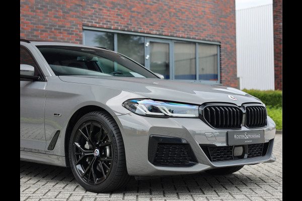 BMW 5 Serie Touring 530e xDrive *Pano*H/K*Laser*Trekhaak*