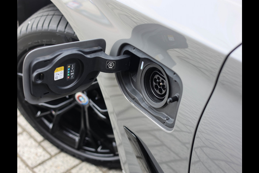 BMW 5 Serie Touring 530e xDrive *Pano*H/K*Laser*Trekhaak*