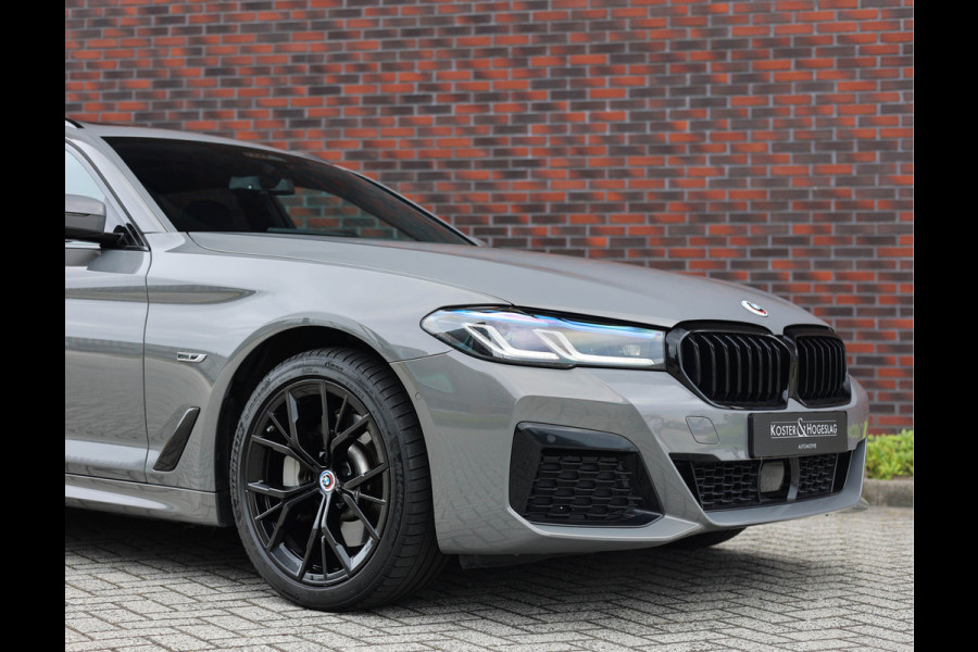 BMW 5 Serie Touring 530e xDrive *Pano*H/K*Laser*Trekhaak*