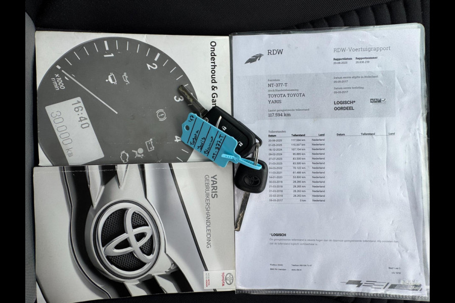 Toyota Yaris 1.5 VVT-i Aspiration DEALER ONDERHOUDEN / NL AUTO / CAMERA / NAVIGATIE / BLUETOOTH / VOLLE TANK