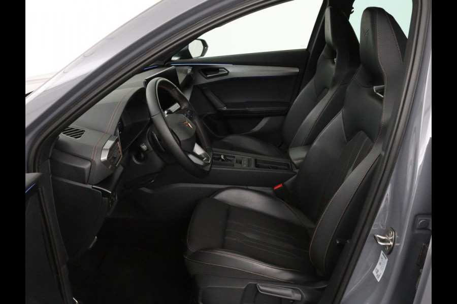 CUPRA Formentor 1.4 e-Hybrid VZ | 245pk | Stoel & stuurverwarming | Carplay | Camera | Adaptive cruise | Navigatie | Sfeerverlichting | Keyless | Full LED | PHEV