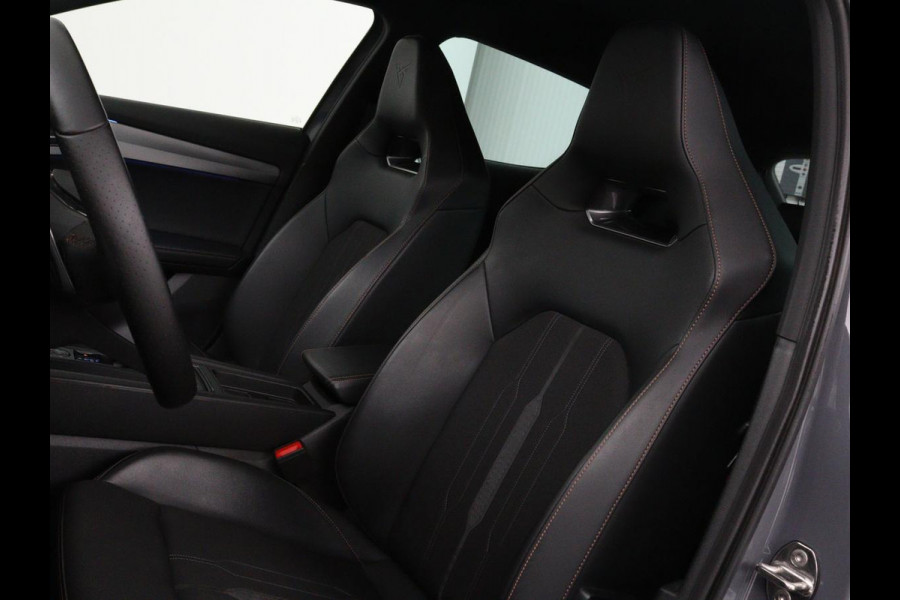 CUPRA Formentor 1.4 e-Hybrid VZ | 245pk | Stoel & stuurverwarming | Carplay | Camera | Adaptive cruise | Navigatie | Sfeerverlichting | Keyless | Full LED | PHEV
