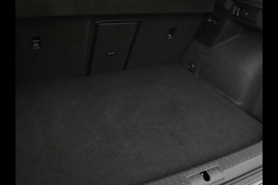 CUPRA Formentor 1.4 e-Hybrid VZ | 245pk | Stoel & stuurverwarming | Carplay | Camera | Adaptive cruise | Navigatie | Sfeerverlichting | Keyless | Full LED | PHEV