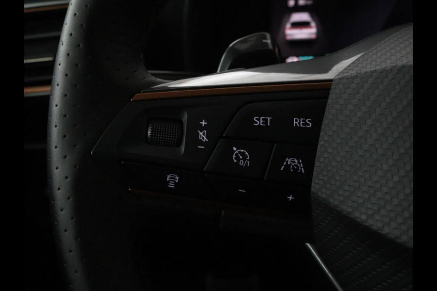 CUPRA Formentor 1.4 e-Hybrid VZ | 245pk | Stoel & stuurverwarming | Carplay | Camera | Adaptive cruise | Navigatie | Sfeerverlichting | Keyless | Full LED | PHEV