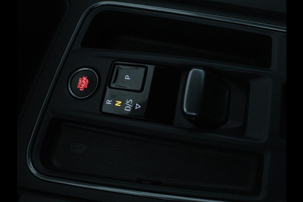 CUPRA Formentor 1.4 e-Hybrid VZ | 245pk | Stoel & stuurverwarming | Carplay | Camera | Adaptive cruise | Navigatie | Sfeerverlichting | Keyless | Full LED | PHEV