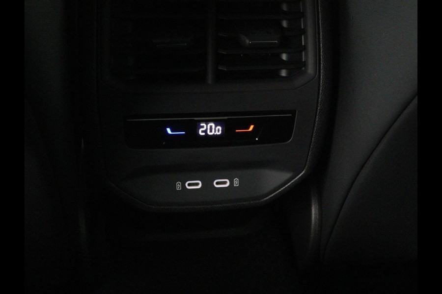 CUPRA Formentor 1.4 e-Hybrid VZ | 245pk | Stoel & stuurverwarming | Carplay | Camera | Adaptive cruise | Navigatie | Sfeerverlichting | Keyless | Full LED | PHEV
