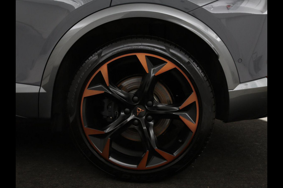 CUPRA Formentor 1.4 e-Hybrid VZ | 245pk | Stoel & stuurverwarming | Carplay | Camera | Adaptive cruise | Navigatie | Sfeerverlichting | Keyless | Full LED | PHEV