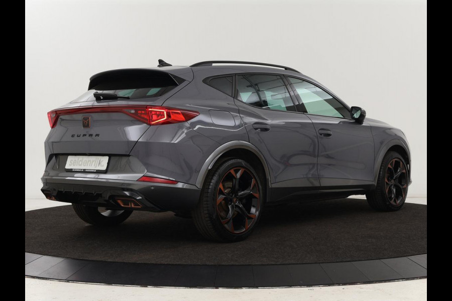 CUPRA Formentor 1.4 e-Hybrid VZ | 245pk | Stoel & stuurverwarming | Carplay | Camera | Adaptive cruise | Navigatie | Sfeerverlichting | Keyless | Full LED | PHEV