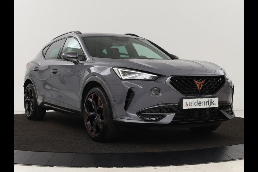 CUPRA Formentor 1.4 e-Hybrid VZ | 245pk | Stoel & stuurverwarming | Carplay | Camera | Adaptive cruise | Navigatie | Sfeerverlichting | Keyless | Full LED | PHEV