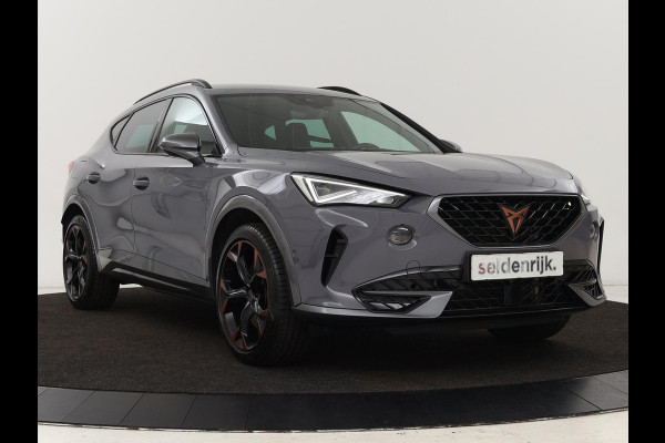 CUPRA Formentor 1.4 e-Hybrid VZ | 245pk | Stoel & stuurverwarming | Carplay | Camera | Adaptive cruise | Navigatie | Sfeerverlichting | Keyless | Full LED | PHEV