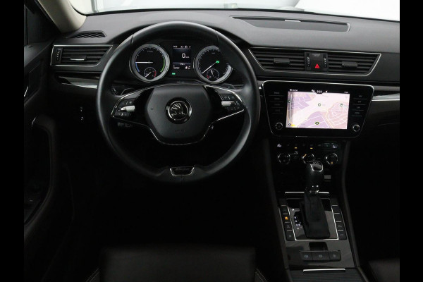 Škoda Superb 1.4 TSI iV Laurin & Klement | Leder | Trekhaak | Adaptive cruise | Stoelverwarming | Canton Sound | Navigatie | Memory | Full LED | Keyless | Carplay | PHEV