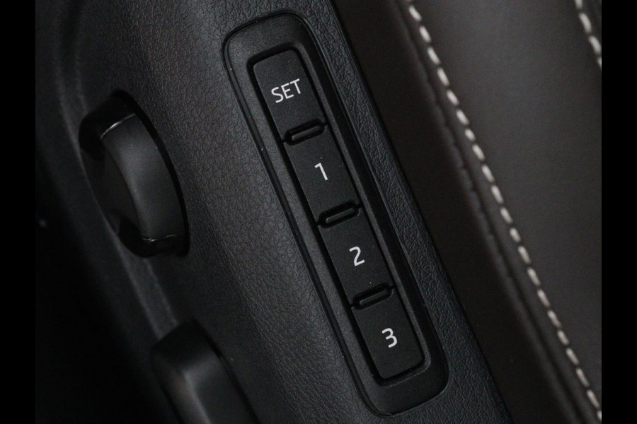 Škoda Superb 1.4 TSI iV Laurin & Klement | Leder | Trekhaak | Adaptive cruise | Stoelverwarming | Canton Sound | Navigatie | Memory | Full LED | Keyless | Carplay | PHEV