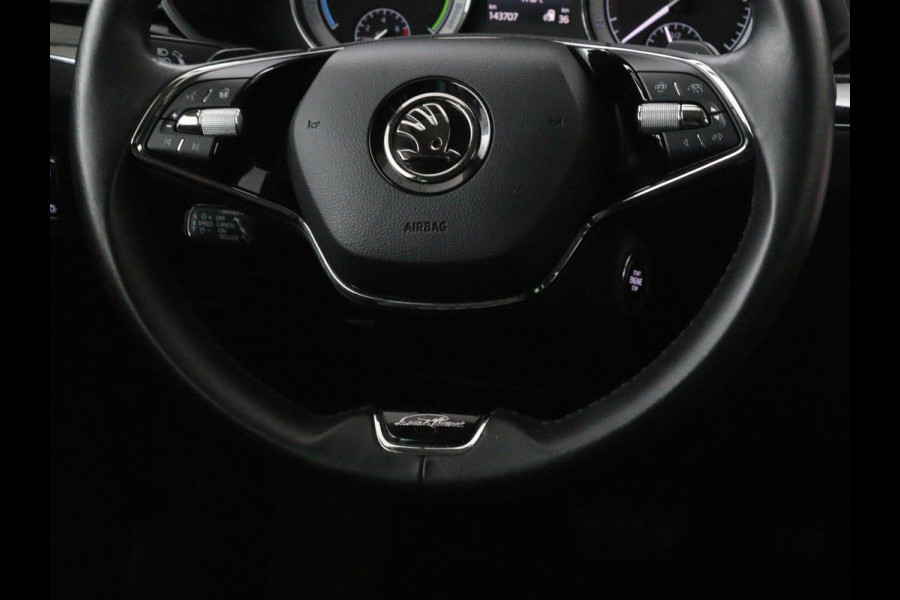 Škoda Superb 1.4 TSI iV Laurin & Klement | Leder | Trekhaak | Adaptive cruise | Stoelverwarming | Canton Sound | Navigatie | Memory | Full LED | Keyless | Carplay | PHEV